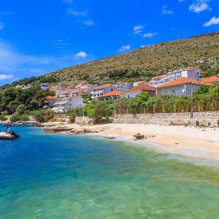 Charming Near Apartamento Trogir